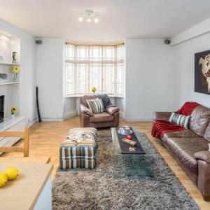 2 bed in amazing West London location 