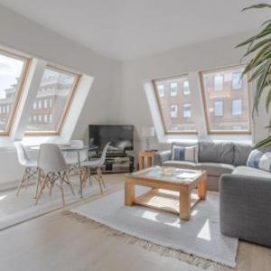 Modern 2 Bedroom home with a view London