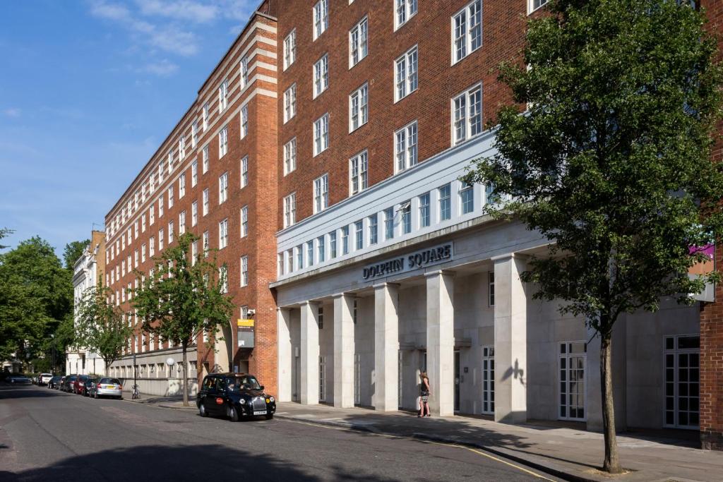 Dolphin House Serviced Apartments - main image
