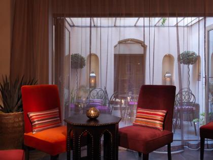 Dolphin House Serviced Apartments - image 3