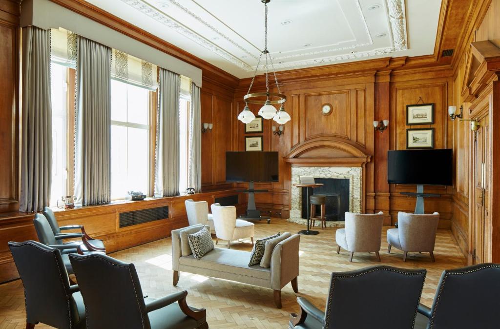 London Marriott Hotel County Hall - image 2