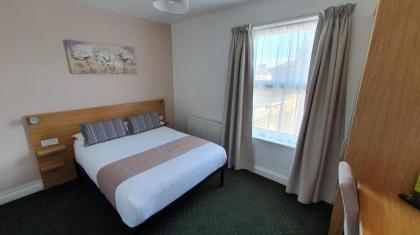 Star Hotel - image 1