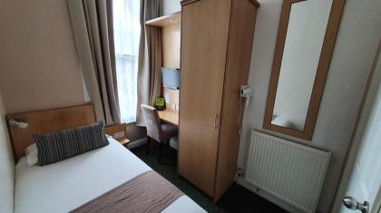 Star Hotel - image 11