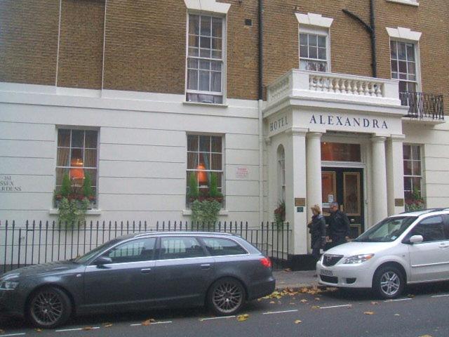 Alexandra Hotel - image 2