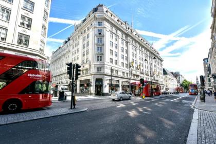 Strand Palace Hotel - image 1