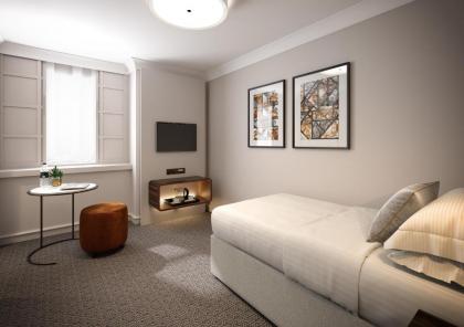 Strand Palace Hotel - image 3