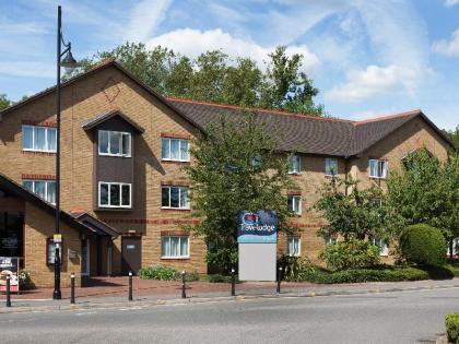Travelodge Staines - image 1