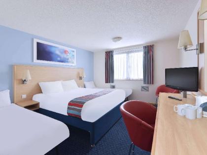 Travelodge Staines - image 2