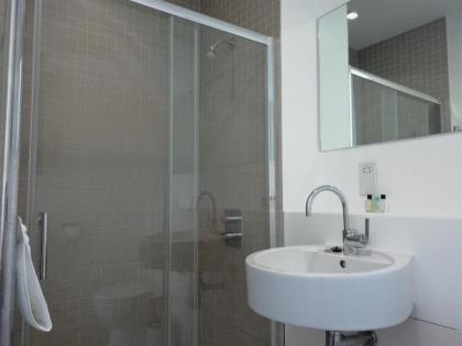 Leather Lane Serviced Apartments - image 3