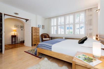 Veeve - Two Bedroom Apartment in Earl's Court - image 2