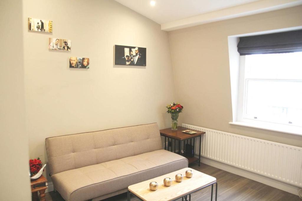Cosy 2BR home in Notting Hill 5 guests! - main image