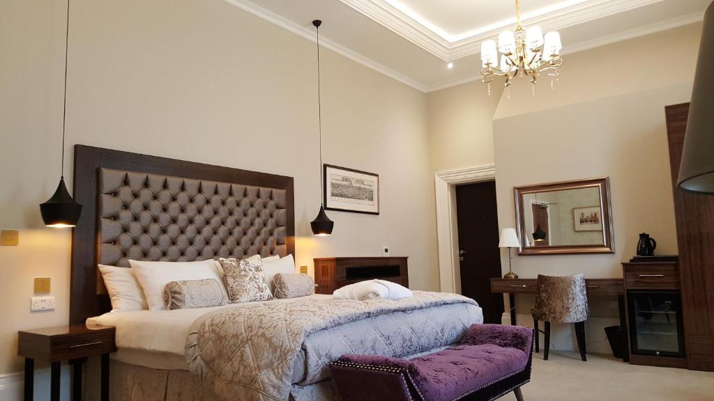 Lansbury Heritage Hotel - image 2