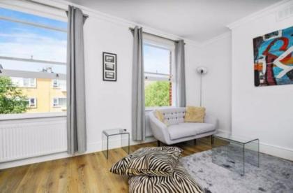Modern 2BD Flat On The Doorstep Of Queen's Park - London - image 14