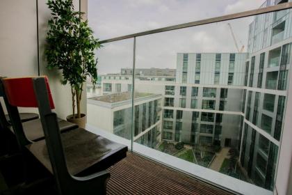 Modern 1 Bed Flat in Wandsworth - image 11
