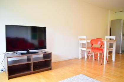 2 Bedroom Apartment with Private Balcony - Sleeps 5 - image 14