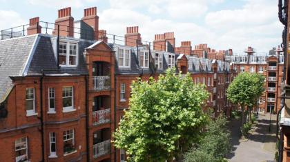 A Home To Rent - Fulham Apartment - image 6