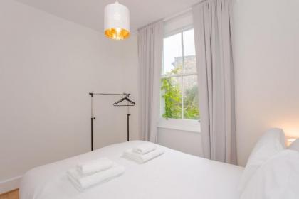 2 Bedroom Flat in Highbury Accommodates 6 - image 16