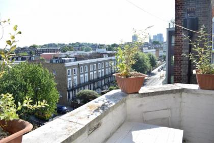 Sunny 2 bedroom flat between Camden Town & Primrose Hill - image 10
