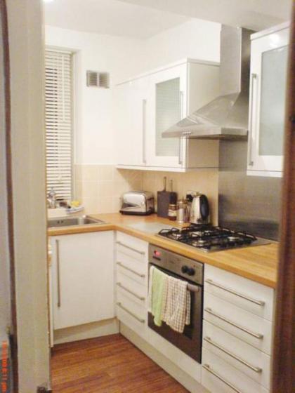Sunny 2 bedroom flat between Camden Town & Primrose Hill - image 2