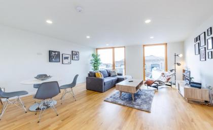 1 Bedroom Stylish Apartment near Regents Park FREE WIFI & AIRCON by City Stay Aparts London - image 1
