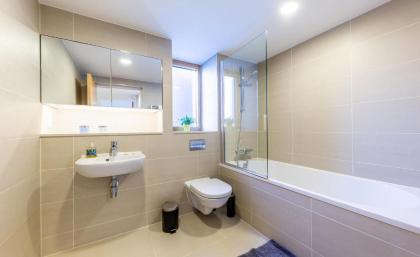 1 Bedroom Stylish Apartment near Regents Park FREE WIFI & AIRCON by City Stay Aparts London - image 10
