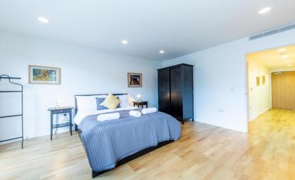 1 Bedroom Stylish Apartment near Regents Park FREE WIFI & AIRCON by City Stay Aparts London - image 11
