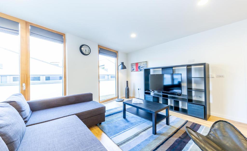 1 Bedroom Stylish Apartment near Regents Park FREE WIFI & AIRCON by City Stay Aparts London - image 4