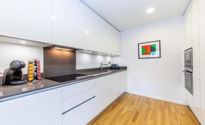 1 Bedroom Stylish Apartment near Regents Park FREE WIFI & AIRCON by City Stay Aparts London - image 6
