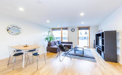 1 Bedroom Stylish Apartment near Regents Park FREE WIFI & AIRCON by City Stay Aparts London - image 9