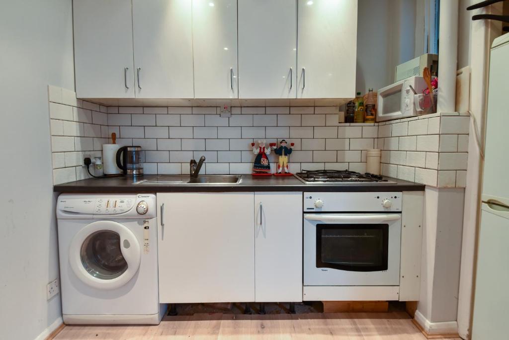 1 Bedroom Flat Near Marble Arch - image 4