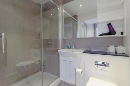 Notting Hill 2 Bedroom Apartment - image 16