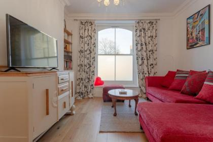 2 Bedroom Victorian Flat in the Heart of Islington - image 1