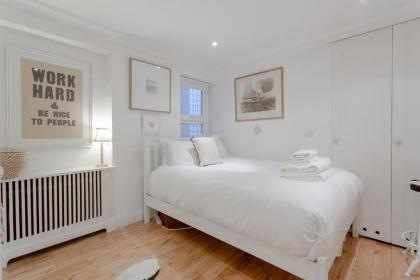 2 Bedroom Apartment with Garden in Ladbroke Grove - image 10