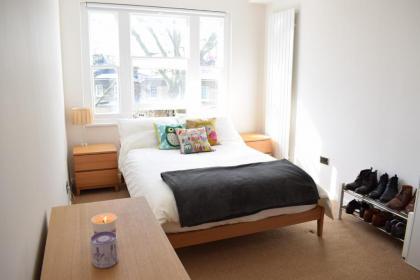 2 Bedroom Flat near Notting Hill - image 10