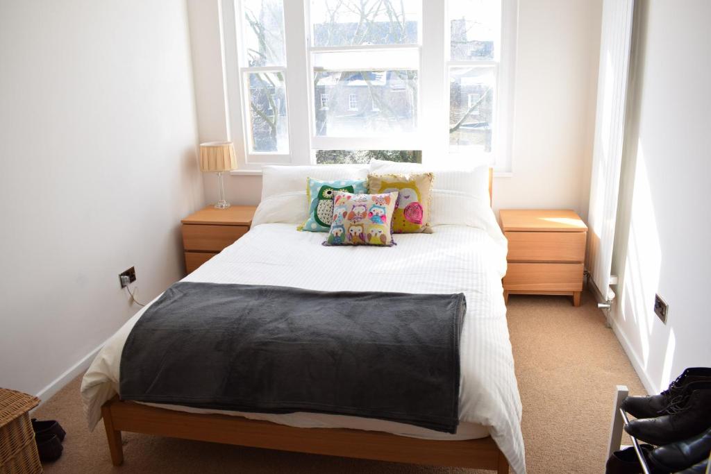 2 Bedroom Flat near Notting Hill - image 5