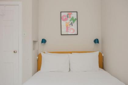 Modern 3 Bedroom Flat in West Hampstead - image 10