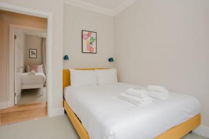 Modern 3 Bedroom Flat in West Hampstead - image 13