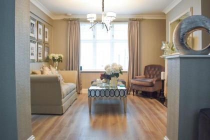 Bright 2 Bedroom In The Heart of Pimlico - image 1