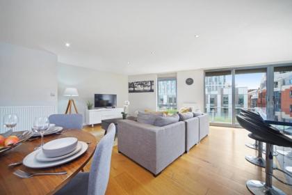 2 Bed Executive Penthouse near Liverpool Street FREE WIFI by City Stay London - image 17