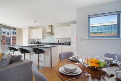 2 Bed Executive Penthouse near Liverpool Street FREE WIFI by City Stay London - image 18