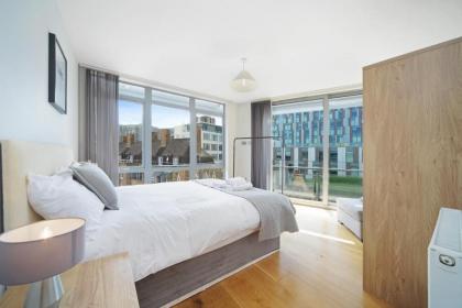 2 Bed Executive Penthouse near Liverpool Street FREE WIFI by City Stay London - image 9