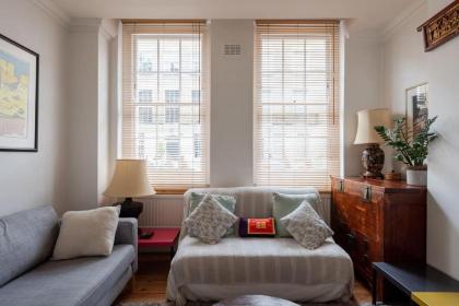 2 Bedroom Flat In The Heart Of London by GuestReady - image 13