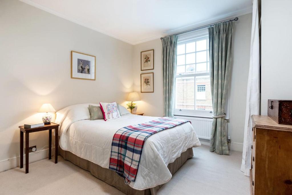 Short Term Let in Fulham - main image