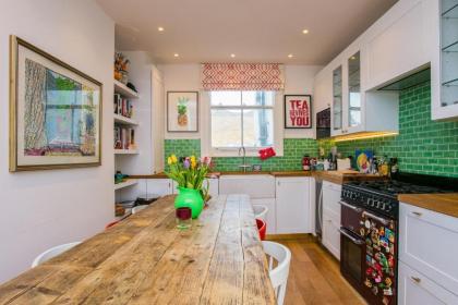 Quirky 2 Bedroom Portobello House With Roof Terrace - image 13