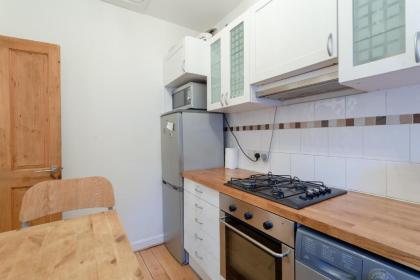 1 Bedroom Apartment in Notting Hill - image 6