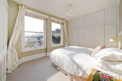 Charming 2-Bed Fulham Apartment 5 Mins from Tube - image 4