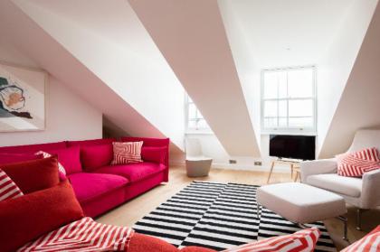 the Lansdowne Crescent   Bright 3BDR top Floor Apartment in Notting Hill