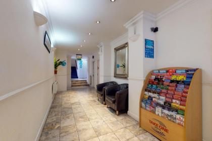 Hertford Court - image 14