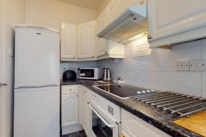 Hertford Court - image 19