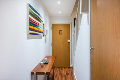 2 Bed Apartment FAIRFIELD - SK - image 4